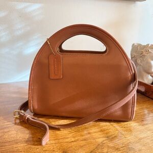 Vintage Coach Carousel British Tan
